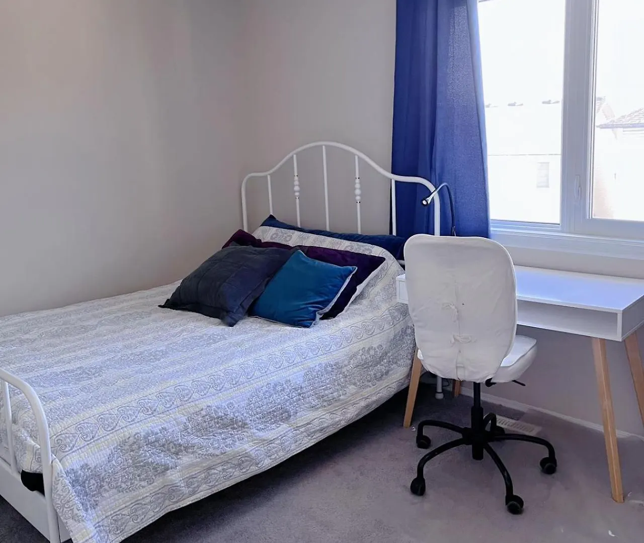Guest house Best Garden House&3 Mins Bus Station Close C-Train&Free Parking Calgary